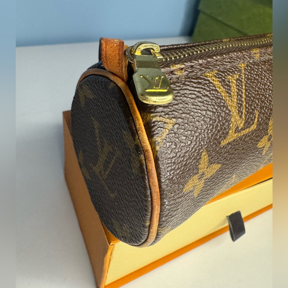 Louis Vuitton Monogram Trousse Ronde’ Pouch - Picture 2 of 14